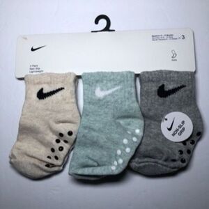 Nike baby gripper socks size 6-12 months 3-pack